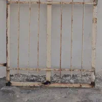 آینه بوفه وپنجره آهنی