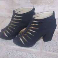 کفش سایز ۳۸