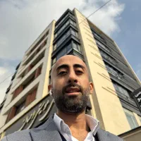 دور میدان تجریش ۲۱۲ فلت (جنب پارکینگ عمومی)