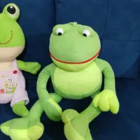 دو عدد عروسک قورباغه