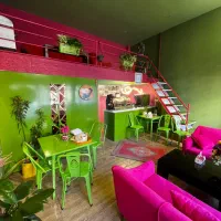 فروش تمام تجهیزات کافه