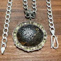 زنجیر و گردنی نقره عقیق