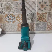 جک روغنی نیسان و وانت|قطعات یدکی و لوازم جانبی|رشت, منظریه|دیوار