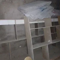 قفسه چوبی دیواری