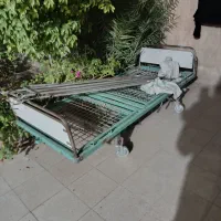 تخت بیمارستانی