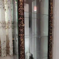 ویترین چوبی طرح دور طلایی ۴ طبقه دو طرف درب داره
