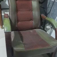 صندلی چوبی