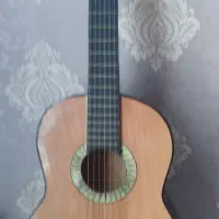 گیتار قدیمی کشور ساخت نامعلوم خوش صدا