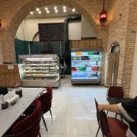 استخدام نیرو‌ خانم صندوق و سالن دار|استخدام خدمات فروشگاه و رستوران|تهران, حکمت|دیوار