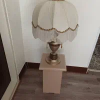 آباژور و گل و تابلو فرش