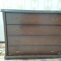 دراور ۴کشو به همراه یک شیشه رومیزی