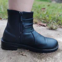 نیم بوت نو بدون پا خور به علت بزرگ بودن سایز|کیف، کفش، کمربند|فومن, |دیوار