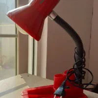 چراغ مطالعه نو قرمز