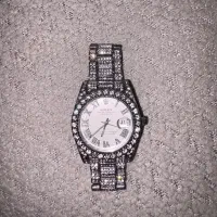 ساعت فول نگین