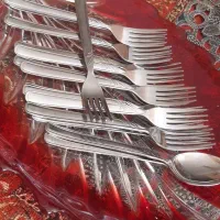 تعدادی قاشق چنگال حسن بن علی