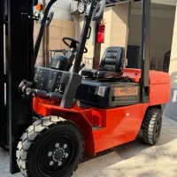 لیفتراک دیزل ۳تن دنده ای و اتومات|ماشین‌آلات صنعتی|اراک, |دیوار