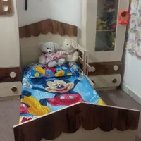 تخت وکمد وبوفه