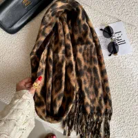 فروشنده خانم