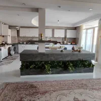 ۲۰۵ متری آپارتمان در بهترین موقعیت  شخصی ساز فروشی