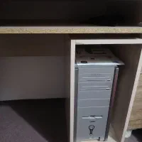 میز کامپیوتر و میز تحریر در حد نو