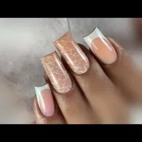 آموزش کاشت ناخن