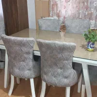 یک دست نهارخوری۶نفره و ی مبل۵نفره ست