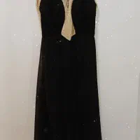 تعدادی لباس|لباس|مهاجران, |دیوار