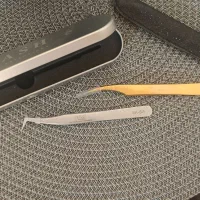 پک وسایل مژه و تعدادی ناخن  با پودر