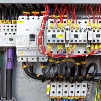 استخدام برق کار