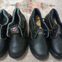 کفش ایمنی هر جفتی ۷۰۰هزار تومن