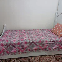 تخت میزبان میهمان