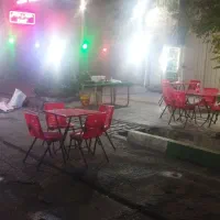 میز و صندلی برای فست فود.کافه.جیگرکی