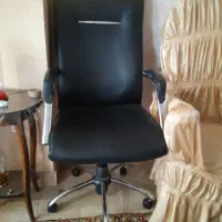 صندلی  چرخان در حد نو