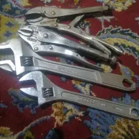 تعدادی آچار|ابزارآلات|بیرجند, |دیوار