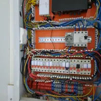 برقکار ساختمان و برق صنعتی