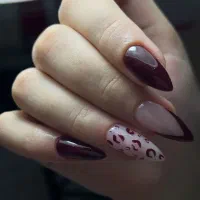 کاشت ناخن وآموزش