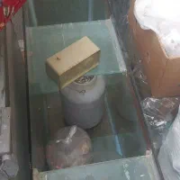 آکواریوم  بزرگ با شیشه ماهی