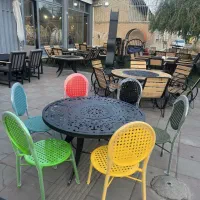 صندلی فلزی کافه و رستورانی در رنگ‌بندی متنوع
