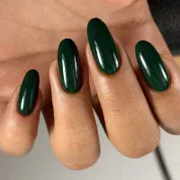 ارائه تمامی خدمات  کاشت ناخن  درسیاهکل