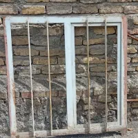 پنجره آهنی جنس سنگین .