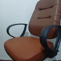 صندلی مدیریت چرخدار و جکدار