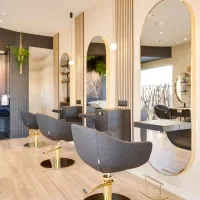 نیایش-سالن-زیبایی-200-متر-فلت