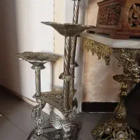 کنار سالنی ۳ طبقه بسیار قدیمی .جنس آلیاژ.سنگین وزن
