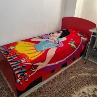 یک عددتخت چوبی ویک عددتخت فلزی یه نفره با تشک|تخت و سرویس خواب|هشتگرد, فاز ۲ مهستان|دیوار