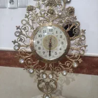 میز کنسول و ساعت باهم بفروش میرسد