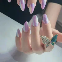 خدمات تخصصی ناخن با پلیژل و پدیکور روسی