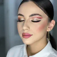 تخفیف استثنایی آموزش میکاپ و خودآرایی