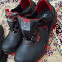 کفش|کیف، کفش، کمربند|رباط‌کریم, رباط‌کریم|دیوار