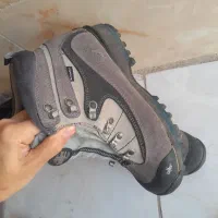 کفش کوهنوردی در حد نو|کیف، کفش، کمربند|بومهن, |دیوار