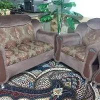 مبل هفت نفره پایه استیل ودوعدد میز عسلی وگل مصنوع|مبلمان خانگی و میز عسلی|شیراز, شهرک مطهری|دیوار